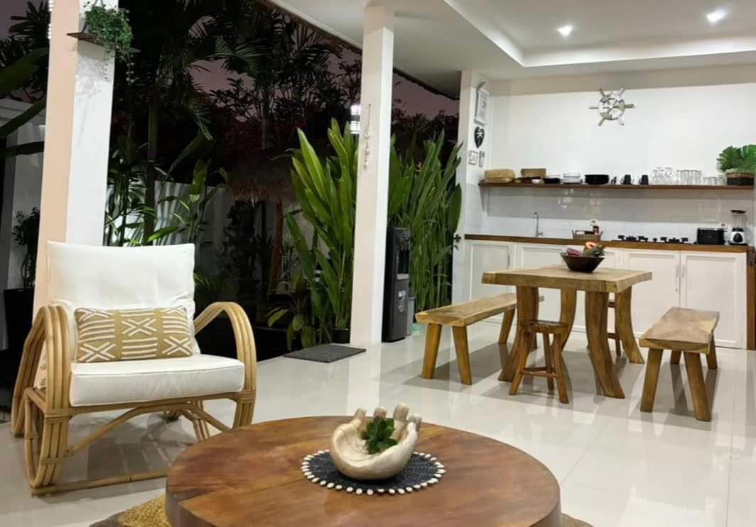 The Captains Villa Nusa Lembongan  Exterior photo